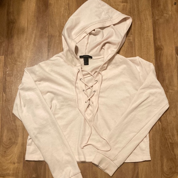 Tops - FOREVER 21💫 Women’s Light Pink Drawstring Cropped Hoodie